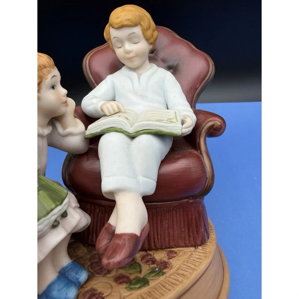 Avon Enjoying the Night Before Christmas Figurine 3rd Edition Christmas Memories